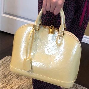 Louis Vuitton LV Vernis Alma pm in Dune